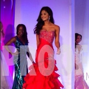 Meet your Posher, Carolina